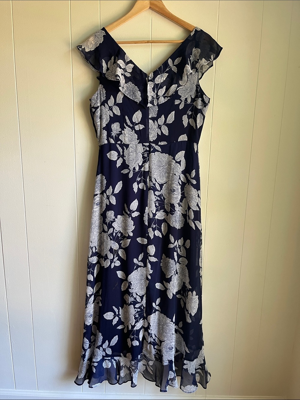 London Times Navy Floral Maxi Hi Low V-neck Beach Dress with Ruffles Sz 10 - Picture 11 of 12